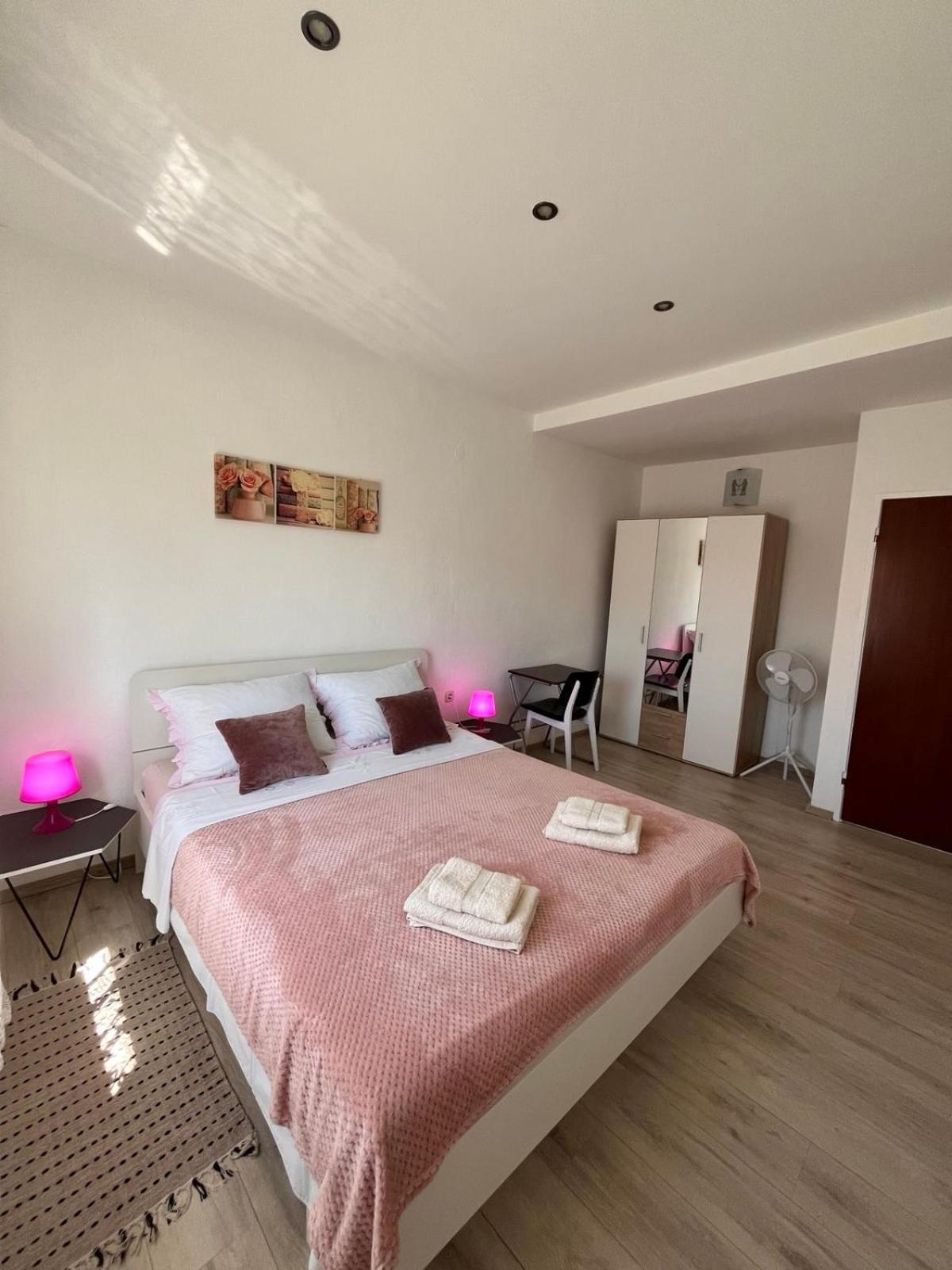 Apartments Mirijana Пула Экстерьер фото